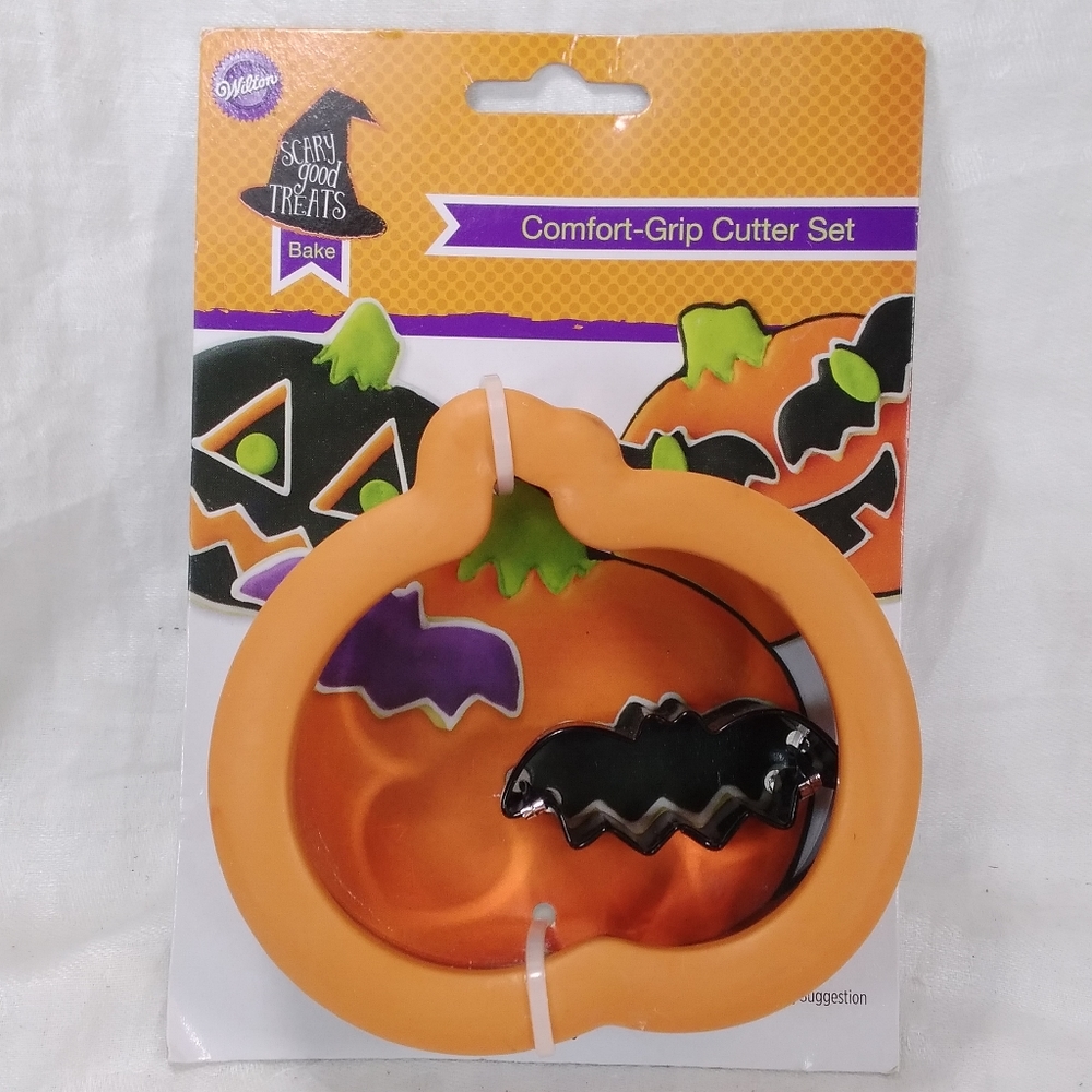 Wilton Comfort Grip Pumpkin & Bat COOKIE CUTTER Set Halloween NIP